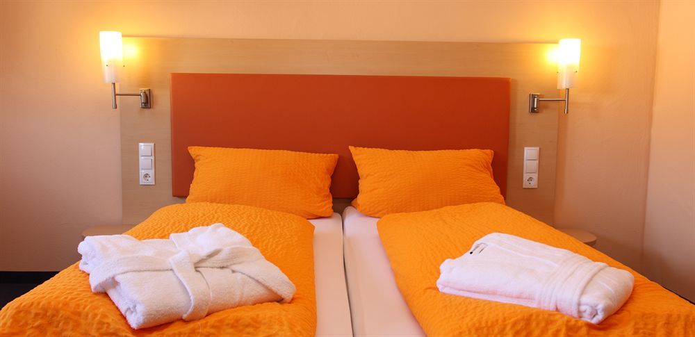 Hotel Linde Pfalz Silz  Buitenkant foto
