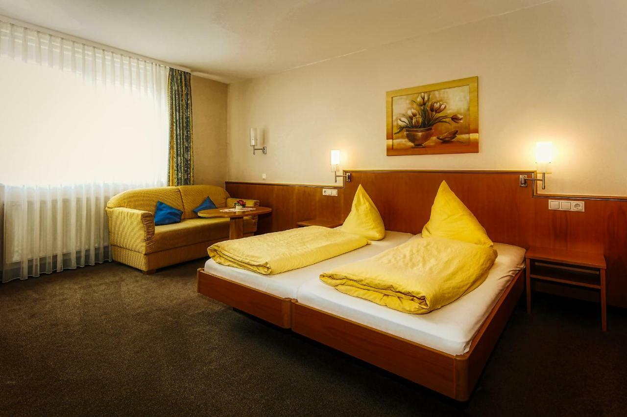 Hotel Linde Pfalz Silz  Buitenkant foto